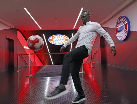 Sport Themen der Woche KW25 Sport Bilder des Tages 22.06.2022, Praesentation von Sadio ManŽ, Allianz Arena Muenchen, Fussball, im Bild: Sadio Mane ( FC Bayern)
