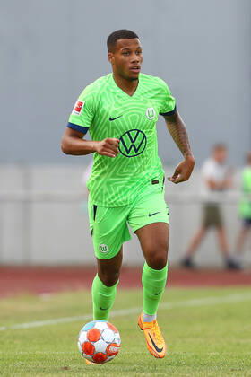 25.06.2022, xtgx, Fussball Testspiel, WAZ Veltins Auswahl - VfL Wolfsburg emspor, v.l. Aster Vranckx (Wolfsburg, 8) Freisteller, Einzelbild, Ganzkoerper, single frame (DFL DFB REGULATIONS PROHIBIT ANY USE OF PHOTOGRAPHS as IMAGE SEQUENCES and or QUASI-VIDEO) Fallersleben