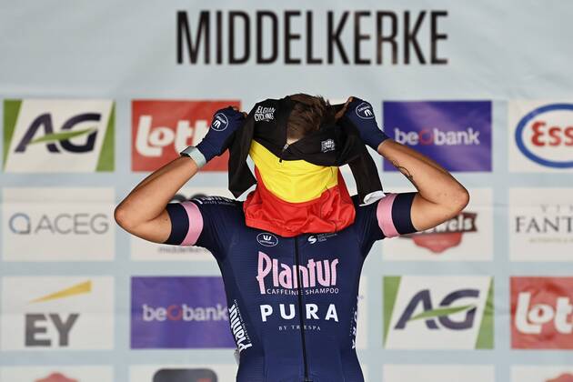 Sport Themen der Woche KW25 Sport Bilder des Tages MIDDELKERKE, BELGIUM - JUNE 26 : De Baat Kim (BEL) of Plantur-Pura during the 2022 Belgian national championships cycling race for men elite with start and finish in Middelkerke (208,7km) on June 26, 2022 in Middelkerke, Belgium, 26 06 2022 ( 2022 Belgian national championship race men elite PhotoNews Panoramic 