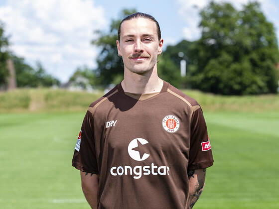 Jackson Irvine (St.Pauli) 28.06.22, Hamburg, FC St.Pauli Mediaday, Fussball, GER, Saison 2022 2023, 2. Bundesliga, Portraittermin DFL REGULATIONS PROHIBIT ANY USE OF PHOTOGRAPHS as IMAGE SEQUENCES and or QUASI-VIDEO. Â
