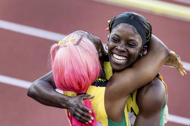 EUGENE 20220721 Shericka Jackson fran Jamaica tar guld pa 200m under friidrotts-VM pa Hayward Field i Eugene, USA. Foto Christine Olsson TT kod 10430