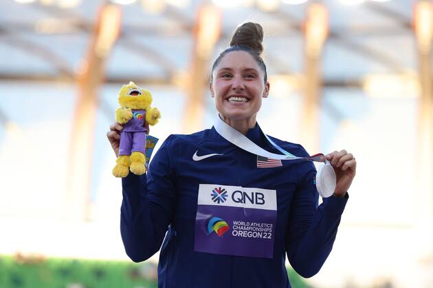 Mandatory Credit: Photo by Amanda Loman Shutterstock (13037097t) Silver-medallist Kara Winger, of the United States, during the medal ceremony for the women s javelin throw 2022 World Athletics Championships, Day Eight Hayward Field, Eugene, Oregon, USA - 22 Jul 2022 2022 World Athletics Championships, Day Eight Hayward Field, Eugene, Oregon, USA - 22 Jul 2022 Copyright: xAmandaxLoman Shutterstockx 13037097t