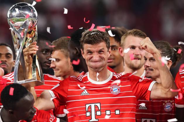 Bilder des Jahres 2022, Sport 07 Juli Sport Themen der Woche KW30 Sport Bilder des Tages Thomas Mueller Müller (FC Bayern München,25) feiert den DFL-Supercup Sieg - DFL-Supercup 2022 RB Leipzig vs. FC Bayern München in der Red Bull Arena in Leipzig - Aktion,Fussball,Deutschland,Mann,Männer,30.07.2022