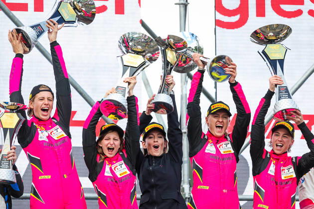 Bilder des Jahres 2022, Sport 07 Juli Sport Themen der Woche KW30 Sport Bilder des Tages 83 Iron Dames, Ferrari 488 GT3 of Rahel FREY, Sarah BOVY, Michelle GATTING, Doriane PIN, podium during the TotalEnergies 24 hours of Spa 2022, 7th round of the 2022 Fanatec GT World Challenge Europe Powered by AWS, from July 27 to 31, 2021 on the Circuit de Spa-Francorchamps, in Stavelot, Belgium - AUTO - 24 HOURS OF SPA 2022 DPPI Panoramic 20220731_G00D1985