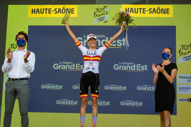 GARCIA CANELLAS Margarita Victo: Tour de France Femmes 2022 8. Stage GARCIA CANELLAS Margarita Victo ( ESP ) UAE TEAM ADQ ( UAD ) - UAE Most Active Rider - Award Ceremony Medal Ceremony Podium - Querformat - quer - horizontal - Landscape - Event Veranstaltung: Tour de France Femmes avec Zwift 8. Stage - Category Kategorie: Cycling - Road cycling, Rad, Radsport, Strasse - Cycling Tour - Elite Women - 2.WWT - Location Ort: Europe France - Start: Lure - Finish - La Super Plance Des Belles Filles - Discipline: Road Race ( RR ) - Cycling Tour - Distance: 123,3 km - Date Datum: 31.07.2022 Sunday -