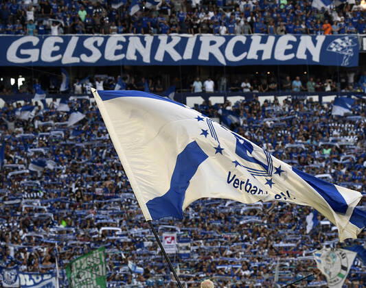 13.08.2022, Gelsenkirchen, Germany, Veltins-Arena, FC Schalke 04 vs Borussia Moenchengladbach - 1. Bundesliga, . Fans von FC Schalke 04 (Foto Ralf Treese) DFB DFL REGULATIONS PROHIBIT ANY USE OF PHOTOGRAPHS AS IMAGE SEQUENCES AND OR QUASI-VIDEO. Gelsenkirchen Veltins-Arena North Rhine-Westphalia Germany