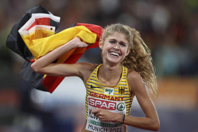 Bilder des Jahres 2022, Sport 08 August Sport Themen der Woche KW33 Sport Bilder des Tages European Championships Munich22; Leichtathletik, 18.08.2022 Konstanze Klosterhalfen (GER) gewinnt den Titel ueber 5000m - European Championships Munich22 am 18.08.22 im Olympiastadion in Muenchen, Deutschland. Copyright: xBEAUTIFULxSPORTS AxelxKohringx