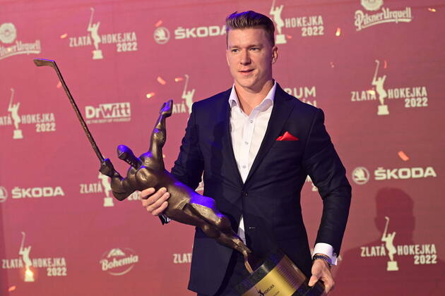 Forward Ondrej Palat, 31, from the NHL, Eishockey Herren, USA s Tampa Bay Lightning club has won the Golden Stick award for the best Czech Ice hockey, Eishockey player of the past season, on August 18, 2022, in Prague, Czech Republic. (CTKxPhoto RomanxVondrous) CTKPhotoP2022081809211 