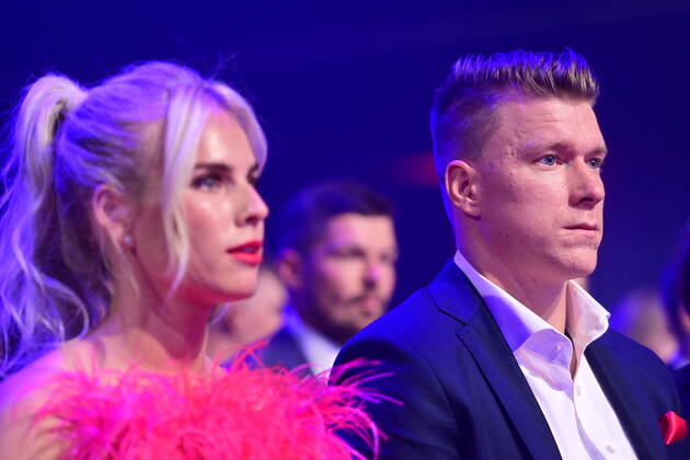 Zlata hokejka 2022, vyhlaseni nejlepsich ceskych hokejistu uplynule sezony, 18. srpna 2022, Praha. Hokejista Ondrej Palat s manzelkou Barborou. CTKPhotoP2022081808550 