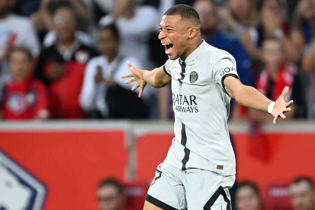 LILLE - Kylian Mbappe of Paris Saint-Germain celebrates his goal during the French Ligue 1 match between Lille OSC and Paris Saint Germain at the Pierre-Mauroy Stadium on August 21, 2022 in Lille, France. ANP Dutch Height Gerrit van Keulen Ligue 1 Uber Eats 2022 2023 xVIxANPxSportx xGerritxvanxKeulenxIVx