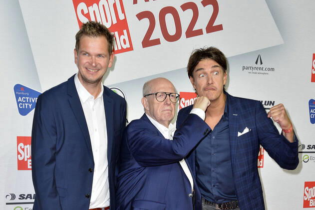 Marc Behrenbeck, Reiner Calmund und Matze Knop bei der Verleihung vom Bild Award am 22.08.2022 in Hamburg Sport Bild Award 2022 Verleihung in Hamburg