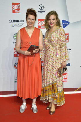 Monica Lierhaus und ihre Nichte Greta Lierhaus bei der Verleihung vom Bild Award am 22.08.2022 in Hamburg Sport Bild Award 2022 Verleihung in Hamburg