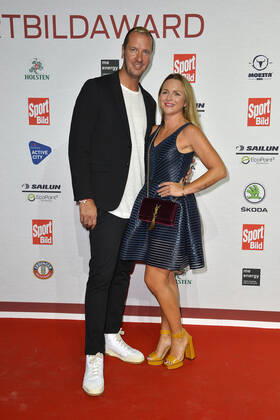 Pascal Hens und seine Ehefrau Angela Hens bei der Verleihung vom Bild Award am 22.08.2022 in Hamburg Sport Bild Award 2022 Verleihung in Hamburg