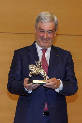MÜNSTER - Turnier der Sieger 2022, MÜNSTER - Turnier der Sieger 2022 HOFMANN Peter ( Veranstalter Mannheim Maimarkt) Verleihung Friedensreiterpreis Münster, Mövenpick Hotel 26. August 2022 -