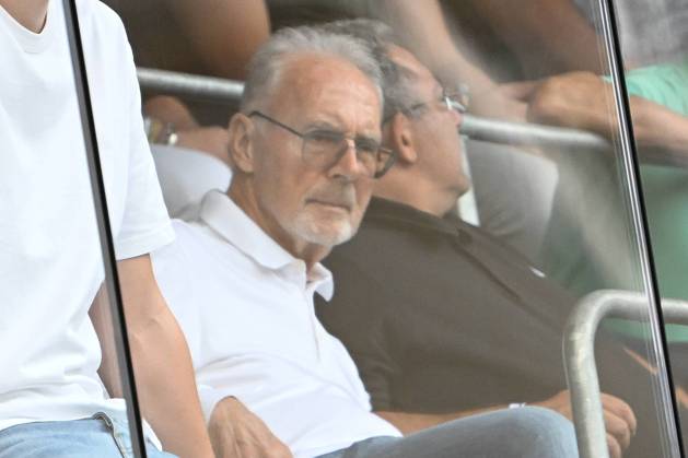 27.08.2022, xmeix, 1.Fussball Bundesliga, TSG 1899 Hoffenheim - FC Augsburg, emspor. v.l.n.r, Besucher im Stadion Franz Beckenbauer (DFL DFB REGULATIONS PROHIBIT ANY USE OF PHOTOGRAPHS as IMAGE SEQUENCES and or QUASI-VIDEO) emspor Sinsheim