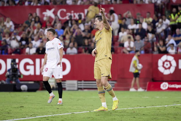 Sevilla FC v FC Barcelona, Barca LaLiga Santander, Seville, Spain Seville, Spain. 03rd September 2022. Robert Lewandowski (9) of FC Barcelona seen during the LaLiga Santander match between Sevilla FC and FC Barcelona at Estadio Ramon Sanchez Pizjuan in Seville. Seville Andalucia Spain Estadio Ramon Sanchez Pizjuan Copyright: xGonzalesxPhoto JesusxRuizxMedinax