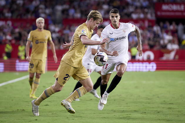 Sevilla FC v FC Barcelona, Barca LaLiga Santander, Seville, Spain Seville, Spain. 03rd September 2022. Frenkie De Jong (21) of FC Barcelona seen during the LaLiga Santander match between Sevilla FC and FC Barcelona at Estadio Ramon Sanchez Pizjuan in Seville. Seville Andalucia Spain Estadio Ramon Sanchez Pizjuan Copyright: xGonzalesxPhoto JesusxRuizxMedinax