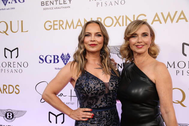 Boxen: Herqul 2022 - German Boxing Award, Berlin, 04.09.2022 Regina Halmich (l.) und Tina Ruland Berlin Germany