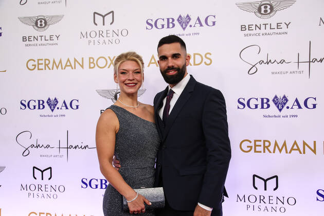 Boxen: Herqul 2022 - German Boxing Award, Berlin, 04.09.2022 Nina Meinke und Freund Berlin Germany