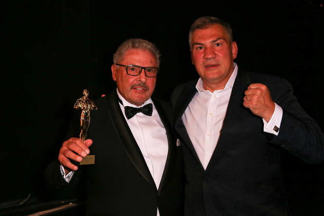 Boxen: Herqul 2022 - German Boxing Award, Berlin, 04.09.2022 Auszeichnung für sein Lebenswerk: Peter Hanraths (l.) und Dariusz Michalczewski Berlin Germany
