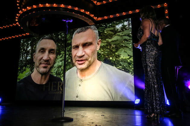 Boxen: Herqul 2022 - German Boxing Award, Berlin, 04.09.2022 Auszeichnung für sein Lebenswerk: Peter Hanraths. Videobotschaft von Vitaly und Wladimir Klitschko Berlin Germany