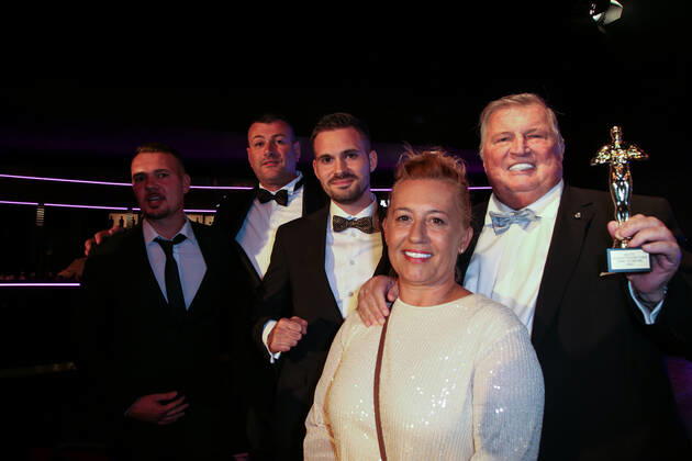 Boxen: Herqul 2022 - German Boxing Award, Berlin, 04.09.2022 Auszeichnung Beste Berichterstattung : Redaktion Boxen1, Ebby Thust Berlin Germany