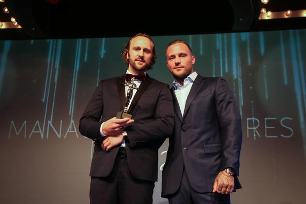 Boxen: Herqul 2022 - German Boxing Award, Berlin, 04.09.2022 Manager des Jahres: Benny Blanko (l.) und Laudator Kontra K Berlin Germany