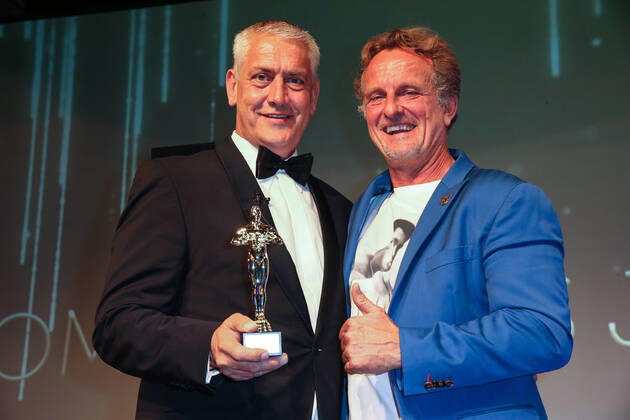 Boxen: Herqul 2022 - German Boxing Award, Berlin, 04.09.2022 Promoter des Jahres: Ulf Steinforth (SES Boxing, l.) und Thomas Pütz (BDB-Präsident) Berlin Germany