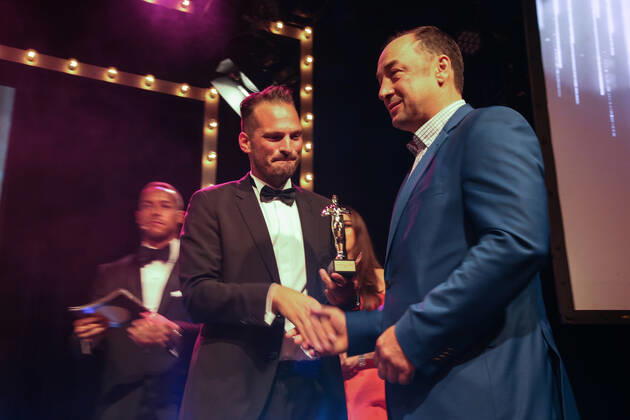 Boxen: Herqul 2022 - German Boxing Award, Berlin, 04.09.2022 Trainer des Jahres: Laudator Teddy-O und Bülent Baser (EC Boxing) Berlin Germany