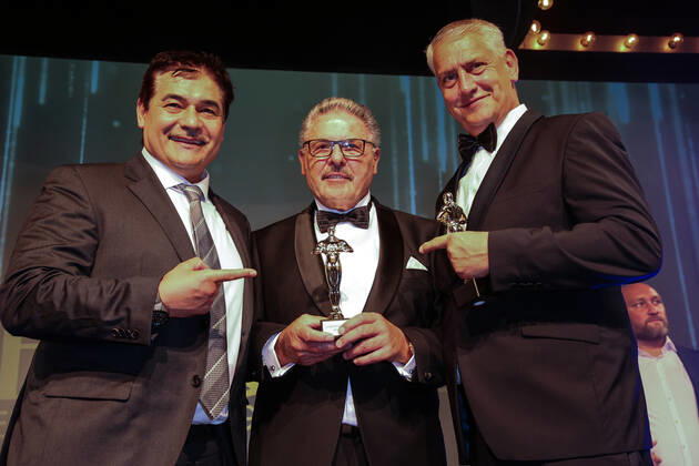 Boxen: Herqul 2022 - German Boxing Award, Berlin, 04.09.2022 v.l.: Erol Ceylan, Peter Hanraths und Ulf Steinforth Berlin Germany
