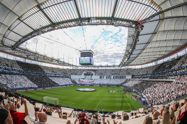 xMHx - UEFA Champions League: Eintracht Frankfurt - Sporting Lissabon am 07.09.2022 im Deutsche Bank Park in Frankfurt Die Fans von Eintracht Frankfurt mit einer Choreografie