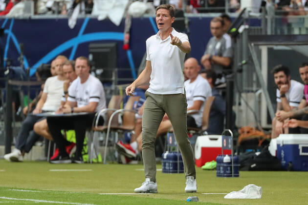 xMHx - UEFA Champions League: Eintracht Frankfurt - Sporting Lissabon am 07.09.2022 im Deutsche Bank Park in Frankfurt Trainer Oliver Glasner (Frankfurt) gibt lautstark Anweisungen