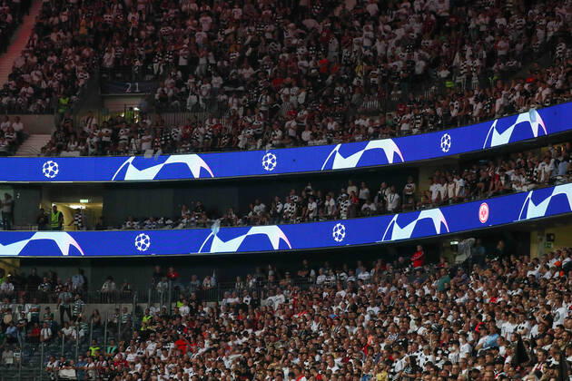 xMHx - UEFA Champions League: Eintracht Frankfurt - Sporting Lissabon am 07.09.2022 im Deutsche Bank Park in Frankfurt Champions League Werbe LED Banden