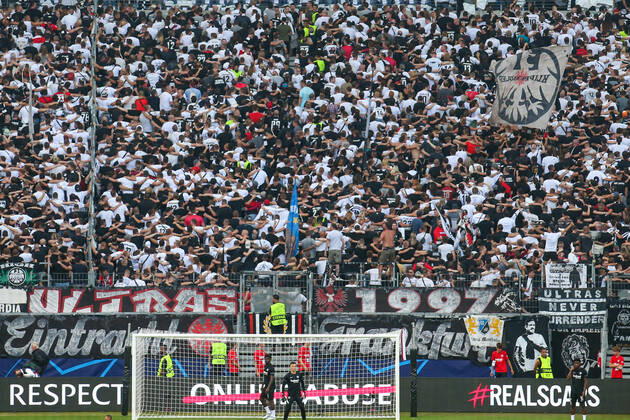 xMHx - UEFA Champions League: Eintracht Frankfurt - Sporting Lissabon am 07.09.2022 im Deutsche Bank Park in Frankfurt Die Fans von Eintracht Frankfurt Supporten in der Nordwestkurve Ihre Mannschaft
