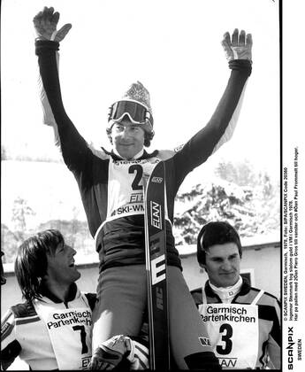 STOCKHOLM 20041223 - ARKIV Den 18 mars fyller Ingemar Stenmark 50 ar. BILD: Ingemar Stenmark tog slalom guld i VM i Garmisch 1978. Här pa pallen med 2:an Piero Gros till vanster och 3:an Paul Frommelt till höger. Foto SIPA SCANPIX Code 20360