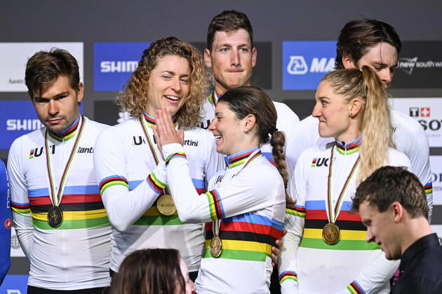 Bilder des Jahres 2022, Sport 09 September Sport Themen der Woche KW38 21st September 2022; Wollongong, Illawarra, South Wales, Australia: UCI World Road cycling, Rad, Radsport, Strasse Championships, winners Switzerland on the podium for the Team Time Trial Mixed relay  ActionPlus12428103 NigelxOwen