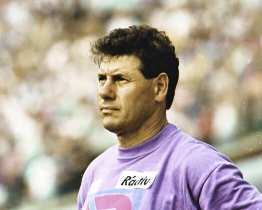 Aus 2. BL. Saison 1992 93 Hannover 96 - VfL Wolfsburg 3:1 am 27.07 2992. Im Foto: Han96 Trainer Eberhard Vogel