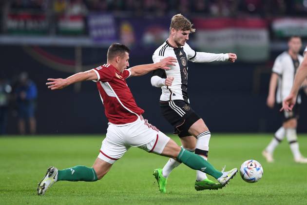 Fußball UEFA Nations League Deutschland - Ungarn am 23.09.2022 in der Red Bull Arena in Leipzig Willi Orban ( Ungarn ), links - Timo Werner ( Deutschland ), rechts DFB regulations prohibit any use of photographs as image sequences and or quasi-video.