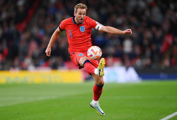 Fussball International UEFA Nations League 26.09.2022 in Wembley England - Deutschland Harry Kane (England) am Ball