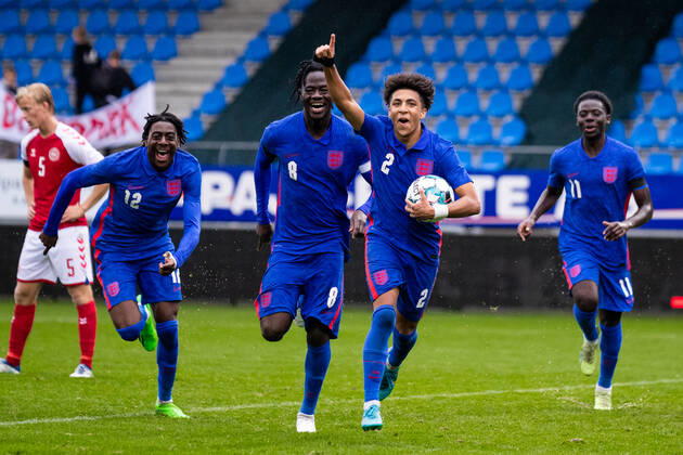 Denmark U19 v England U19, UEFA U19 Championship qualifier, Hobro, Denmark Hobro, Denmark. 27th, September 2022. Rico Lewis (2) celebrates with the ball in his hand after Darko Gyabi (8) of England scores for 2-4 during the UEFA U19 Championship qualifier between Denmark and England at DS Arena in Hobro. Hobro Denmark Copyright: xGonzalesxPhoto BalazsxPopalx