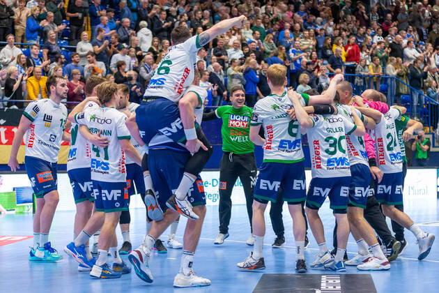 Bilder des Jahres, Sport 10 Oktober Sport Themen der Woche KW40 Sport Bilder des Tages Jubel bei Frisch Auf Goeppingen GER, TBV Lemgo Lippe vs. Frisch Auf Goeppingen, Handball, EHF European League, Qualification Round 2, Season 2022 2023, 04.10.2022 GER, TBV Lemgo Lippe vs. Frisch Auf Goeppingen, Handball, EHF European League, Qualification Round 2, Season 2022 2023, 04.10.2022 Lemgo Copyright: xEibner-Pressefotox xJanxStrohdiex EP_JSK