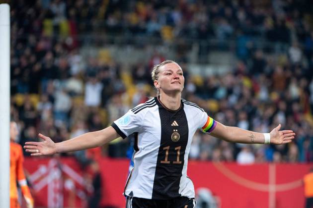 Bilder des Jahres, Sport 10 Oktober Sport Themen der Woche KW40 Sport Bilder des Tages Alexandra Popp (Deutschland 11) jubelt ueber das Tor zum 2:0, GER, Deutschland vs. Frankreich, Fussball Frauen Nationalmannschaft, 07.10.2022, Freundschaftsspiel, Spielzeit 2022 2023 DFB regulations prohibit any use of photographs as image sequences and or quasi-video GER, Deutschland vs. Frankreich, Fussball Frauen Nationalmannschaft, 07.10.2022, Freundschaftsspiel, Spielzeit 2022 2023 Dresden Copyright: xEibner Memmlerx EP_MMR