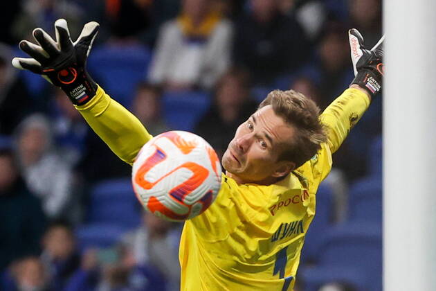 Bilder des Jahres, Sport 10 Oktober Sport Themen der Woche KW41 Sport Bilder des Tages Russia. Moscow. OCTOBER 15, 2022. FC Dynamo Moscow s goalkeeper Anton Shunin concedes a goal in the 2022 2023 Russian Premier League Round 13 football match between FC Dynamo Moscow and FC Orenburg at VTB Arena - Dynamo Central Stadium. Anton Novoderezhkin TASS  55365349