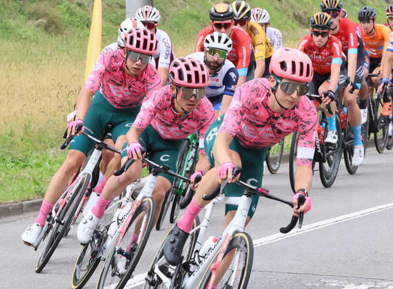 October 16, 2022, Utsunomiya, Japan - American cyclist Neilson Powless of EF Education-Easypost leads a pack of cyclists at the Japan Cup Cycle Roadrace in Utsunomiya, 100km north of Tokyo on Sunday, October 16, 2022. Powless won the race while his teammate Andrea Piccolo of Italy finished the second. Noxthirdxpartyxsales  (0170945855st)