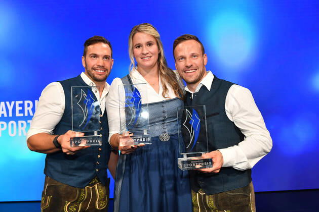 Tobias Arlt, Natalie Geisenberger und Tobias Wendl Verleihung des Bayerischen Sportpreis 2022 Ehrung, Auszeichnung, Preis BMW Welt München 22. Oktober 2022