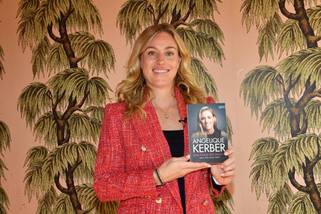 Bilder des Jahres, Sport 11 November Sport Themen der Woche KW44 Sport Bilder des Tages Angelique Kerber Präsentation der Autobiografie Eine Frage des Willens von und mit Angelique Kerber Cafe Reitschule München 03. Nobember 2022