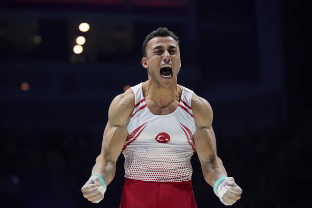 Bilder des Jahres, Sport 11 November Sport Themen der Woche KW44 (221106) -- LIVERPOOL, Nov. 6, 2022 -- Adem Asil of T¨¹rkiye celebrates after the men s rings final at the 51st FIG Artistic Gymnastics World Championships in Liverpool, Britain, Nov. 5, 2022. ) (SP)BRITAIN-LIVERPOOL-ARTISTIC GYMNASTICS-WORLD CHAMPIONSHIPS-MEN S RINGS FINAL MengxDingbo 