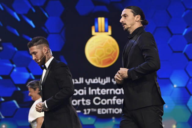 Foto Fabio Ferrari LaPresse - 17 Novembre 2022 - Dubai, Emirati Arabi Uniti - - Calcio -17ma edizione di Dubai International Sports Conference - Globe Soccer Awards 2022. Nella foto: Ramos e Ibrahimovic November 17, 2022 Dubai, United Arab Emirates - sport - Soccer - 17th edition of the Dubai International Sports Conference - Globe Soccer Awards 2022. In the pic: Ramos and Ibrahimovic  Copyright: xFabioxFerrari LaPressex