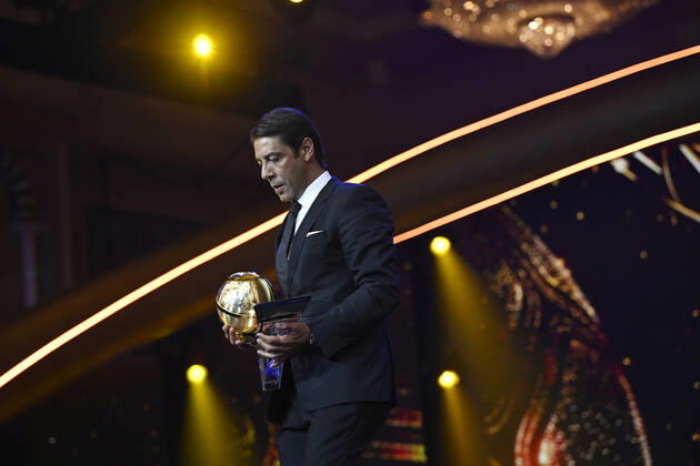 Foto Fabio Ferrari LaPresse - 17 Novembre 2022 - Dubai, Emirati Arabi Uniti - - Calcio -17ma edizione di Dubai International Sports Conference - Globe Soccer Awards 2022. Nella foto: Rui Costa - Best man s club of the year November 17, 2022 Dubai, United Arab Emirates - sport - Soccer - 17th edition of the Dubai International Sports Conference - Globe Soccer Awards 2022. In the pic: Rui Costa - Best man s club of the year  Copyright: xFabioxFerrari LaPressex