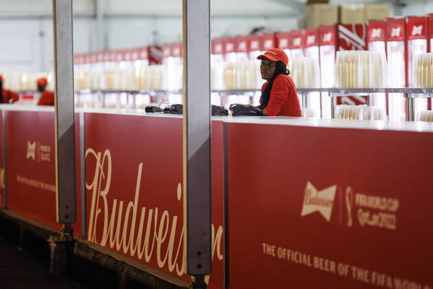 Bilder des Jahres, Sport 11 November Sport Themen der Woche KW46 Sport Bilder des Tages Empty Budweiser stands are seen in one of the stadiums ahead of the FIFA World Cup, WM, Weltmeisterschaft, Fussball of Qatar 2022, in Doha, Qatar, 18 November 2022. Qatar has banned the sale of beer in and around stadiums and will only allow the sale of alcohol in fan zones and licensed locations, such as certain hotels. FIFA World Cup of Qatar 2022 !ACHTUNG: NUR REDAKTIONELLE NUTZUNG!  Copyright: xRodrigoxJimenezx EVE9890 20221118-8e06bae901b1f66aee247c708086fa26a98c24be
